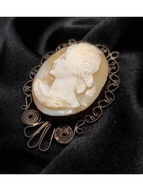 Vintage 1920s-1940s Cameo Pendant With Ornate Metal Frame